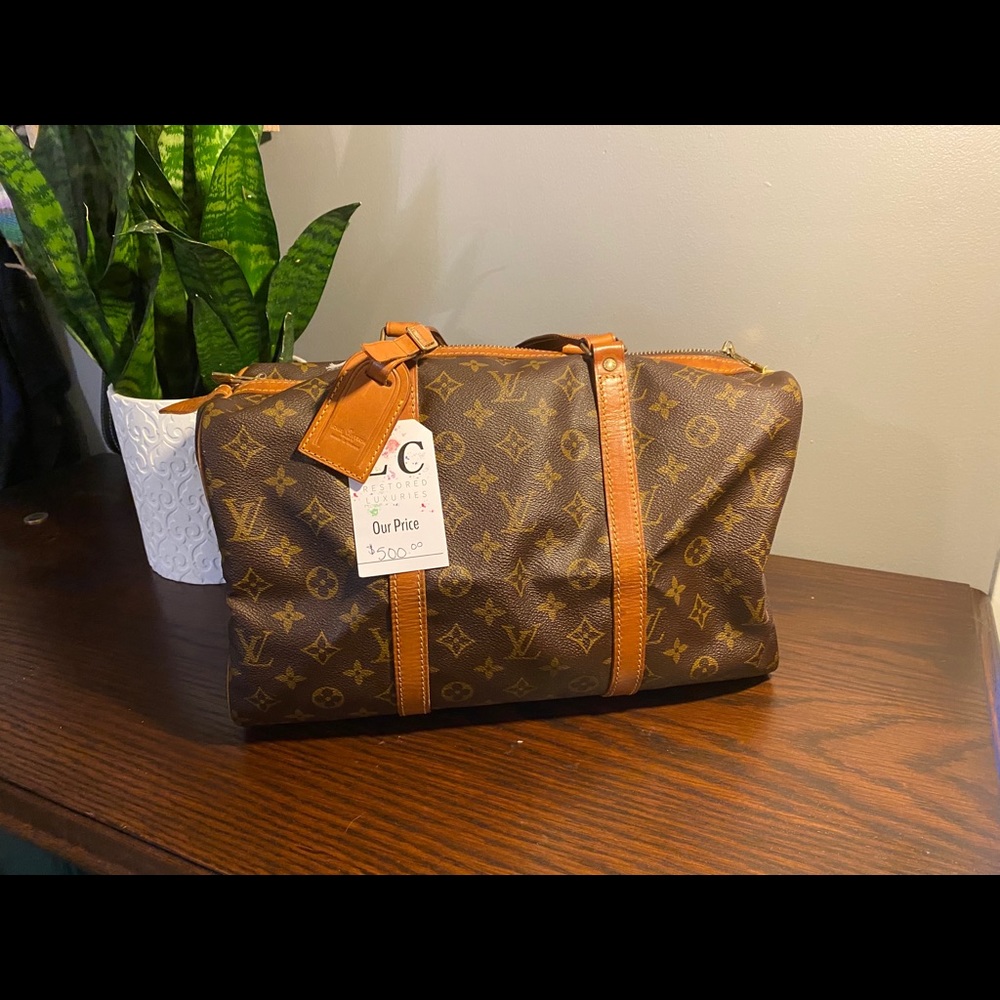 Authentic LV Sac Shouple 35